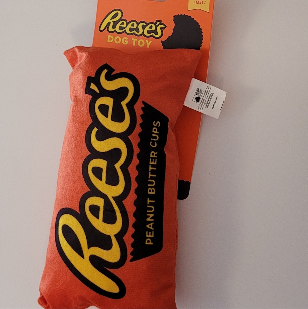 NEW Reese's Dog Crinkle Sqieaky Toy